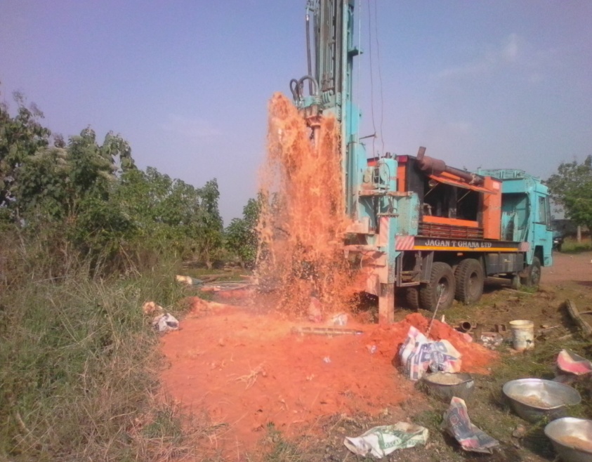 Drilling for water in Dagati