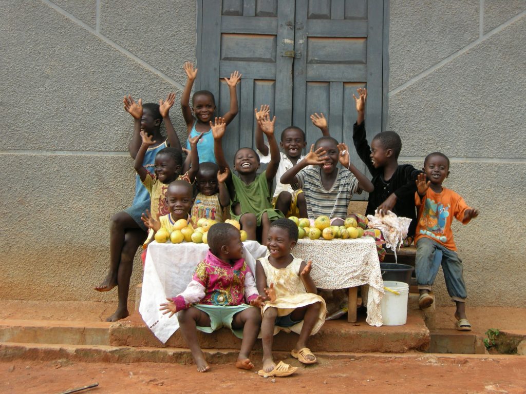 Children waving
